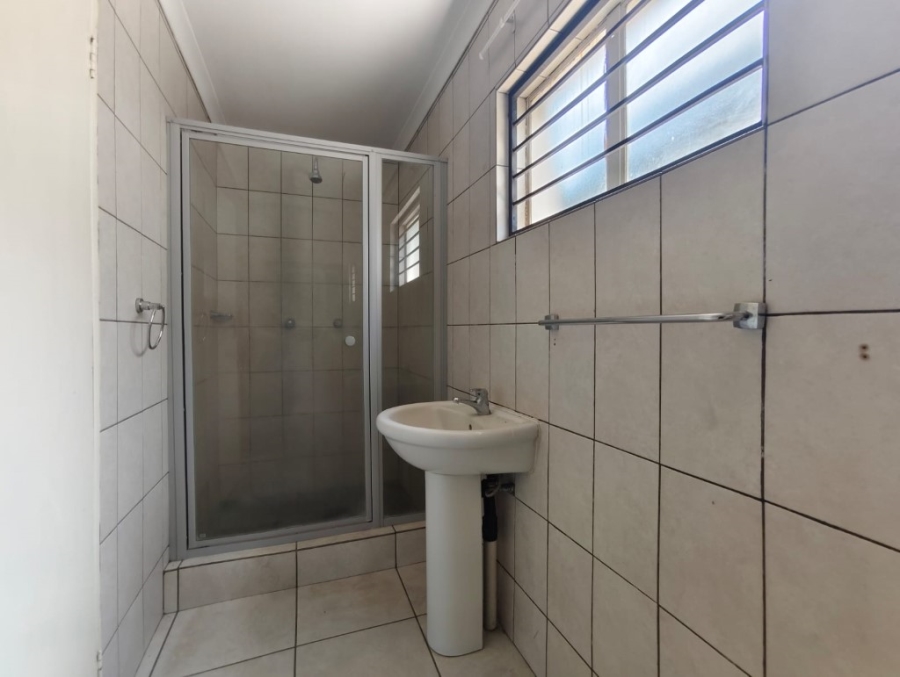 1 Bedroom Property for Sale in Hartbeesfontein North West